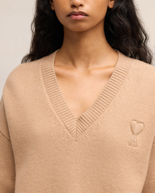 Embossed Ami de Coeur V Neck Sweater - 10 - Ami Paris