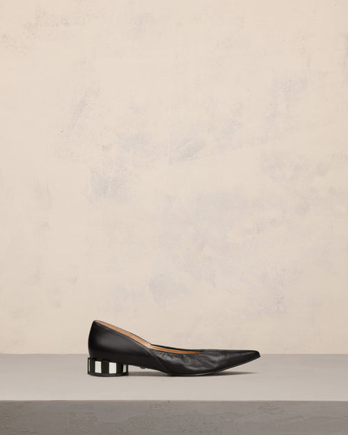 							Pointed Toe Pleated Shoes - 3						 - Ami Paris