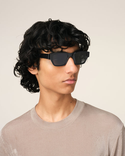 Black 75009 Sunglasses - 2 - Ami Paris