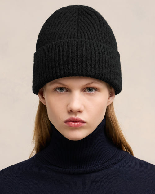 Black Wool Ami de Coeur Beanie - 8 - Ami Paris