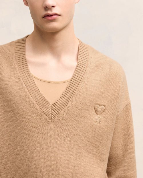 Embossed Ami de Coeur V Neck Sweater - 4 - Ami Paris